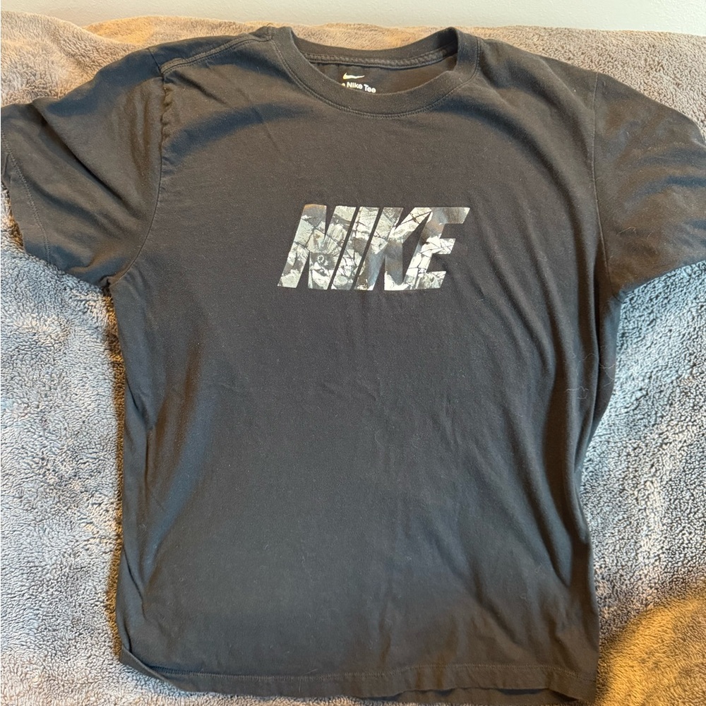 Nike Black Short Sleeve Tee Essential